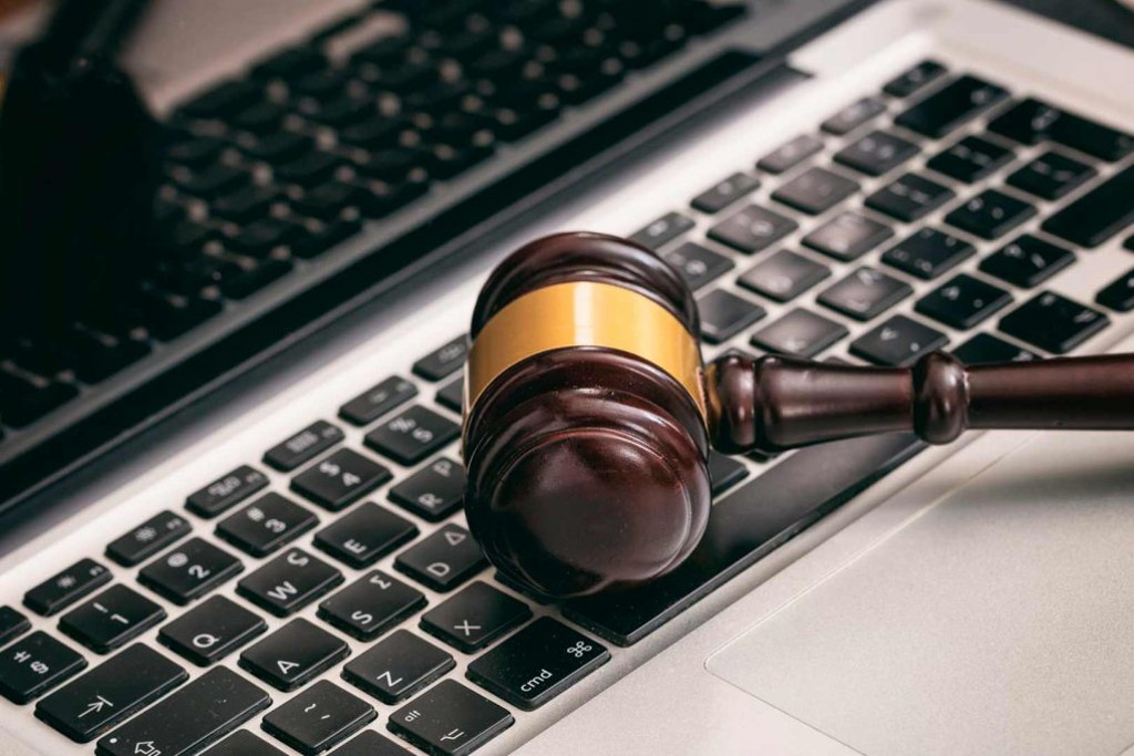 perito-informático-legal-judicial-ordenador-datos-internet